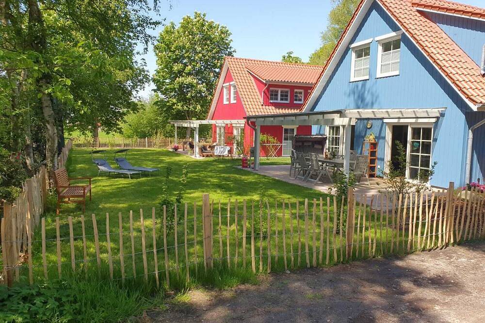 ~ Farbzauber blau in Conneforde ~ mit großer Terrasse, Garten, Sauna d in Wiefelstede, Ammerland