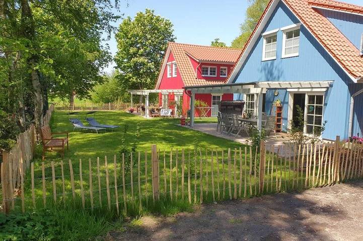 Ferienhaus für 10 Personen, mit Garten und Terrasse sowie Sauna - 1