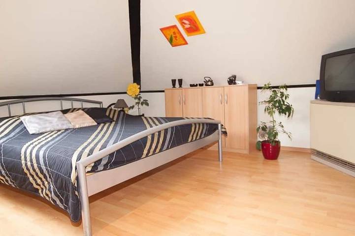 Ferienwohnung für 2 Personen, mit Terrasse und Garten sowie Sauna in Monreal - 3