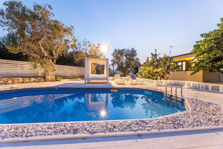 Villa per 8 persone, con Terrazza e Giardino nonché Piscina a Matino