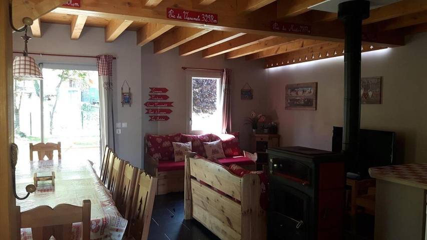 Chalet pour 12 personnes, avec Balcon et Terrasse ainsi que Jardin et Vue à Luz-Saint-Sauveur