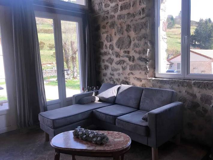 Location de vacances pour 7 personnes, avec terrasse dans La Croix de Bauzon - 4