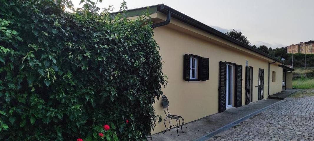 Gîte pour 4 personnes, avec vue ainsi que jardin et terrasse dans São Martinho de Antas