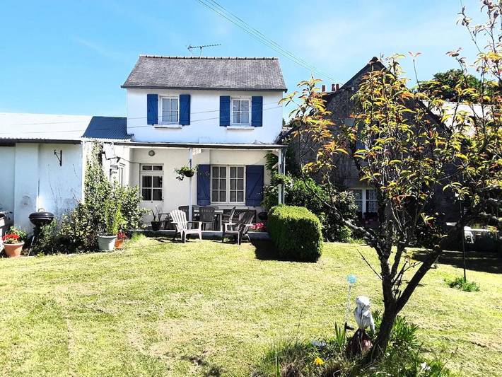 Location de vacances pour 4 personnes, avec Terrasse ainsi que Jardin et Piscine à Trélivan