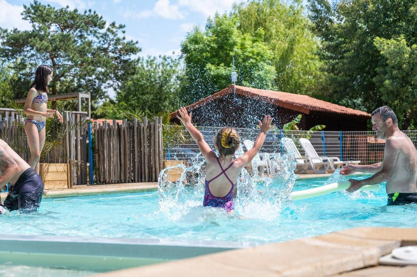 Chalet « confort 20 » avec terrasse, piscine partagée in Saint-Gervais (Vendée), Vendée