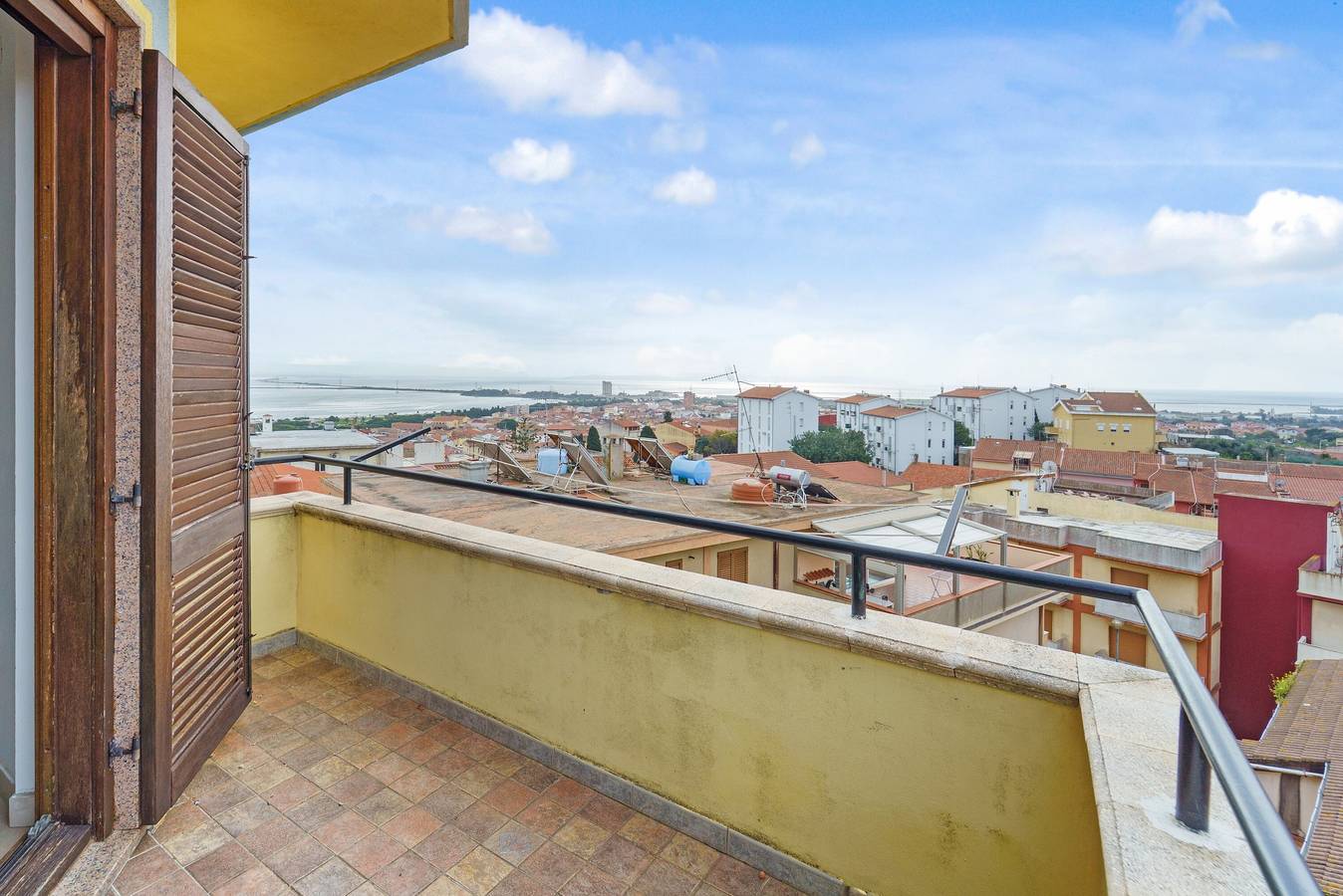 Entire apartment, Apartment Il Mare – Quiet Central Stay with Sea View in Sant'Antìoco in Sant'Antioco City, Sant'Antioco