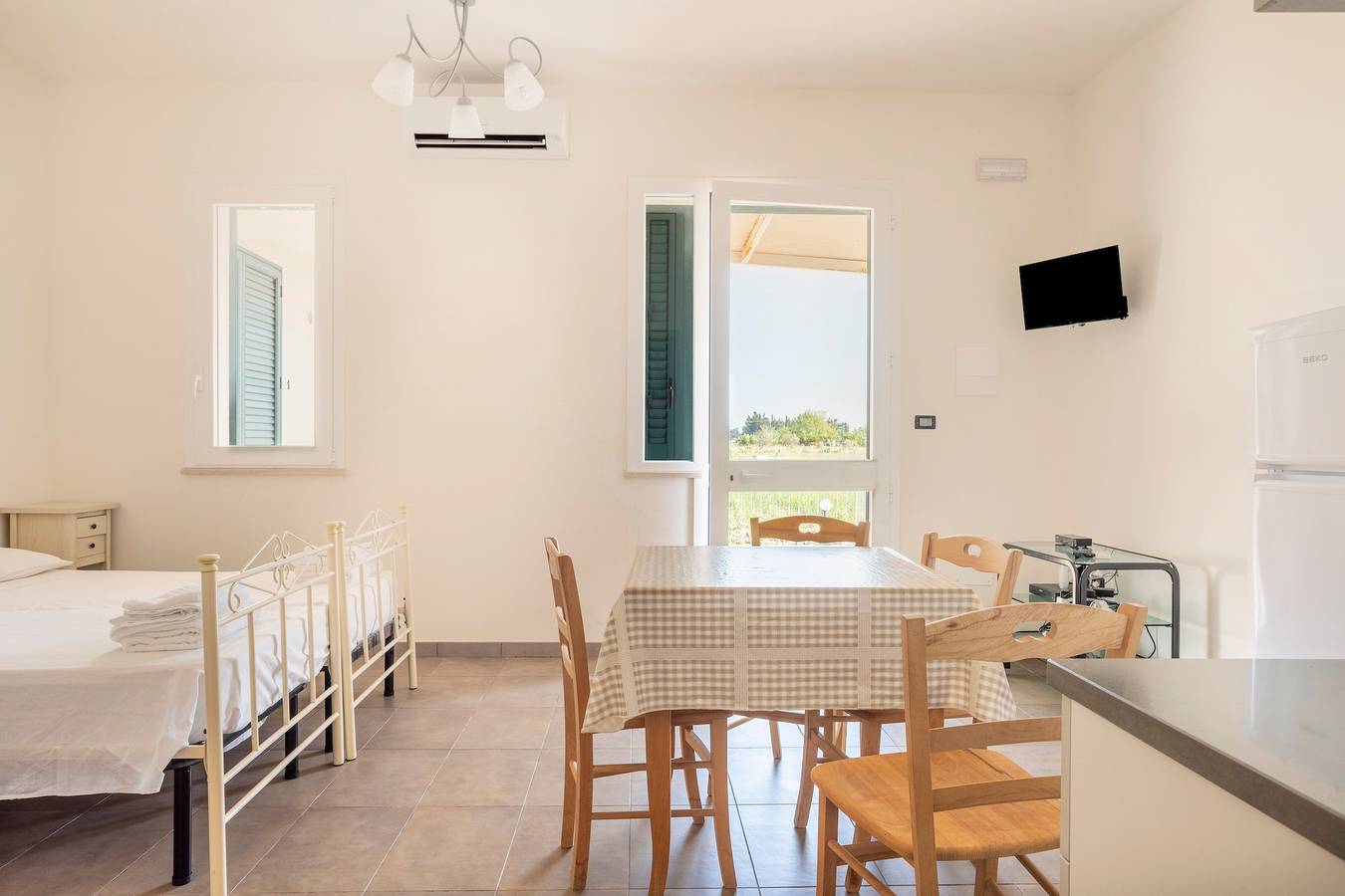 Apartamento inteiro, Apartamento 'Muma 4' com terraço partilhado, acesso Wi-Fi e ar condicionado in Otranto, Otranto region