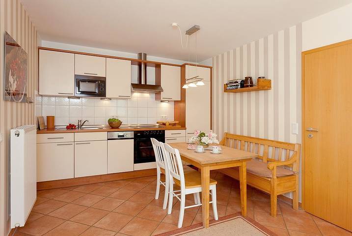 Ferienwohnung für 4 Personen, mit Terrasse und Garten in Karlshagen - 4