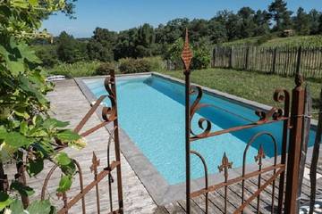 Gîte pour 5 personnes, avec jardin et terrasse, animaux acceptés à Biron