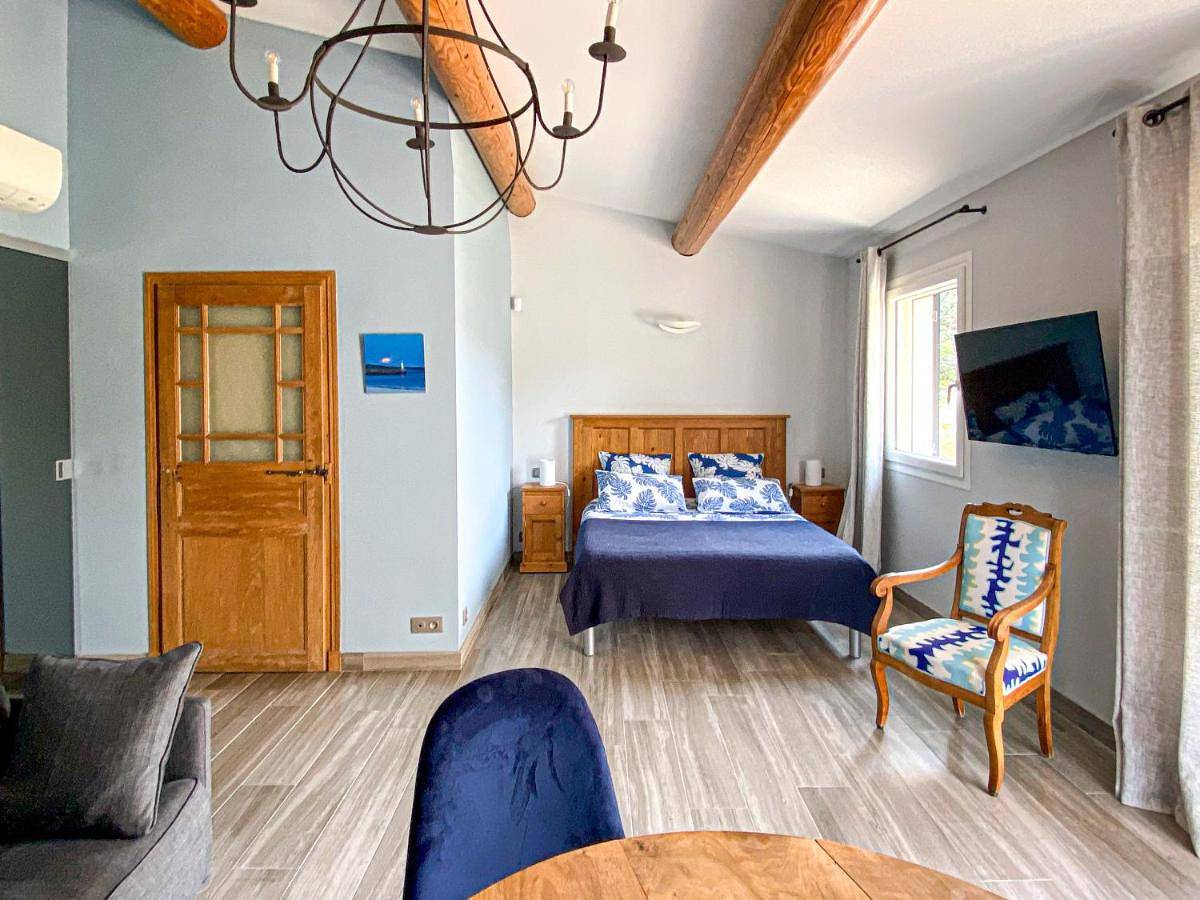 La chamade grande chambre B&B indépendante in Ventabren, Côte méditerranéenne (France)