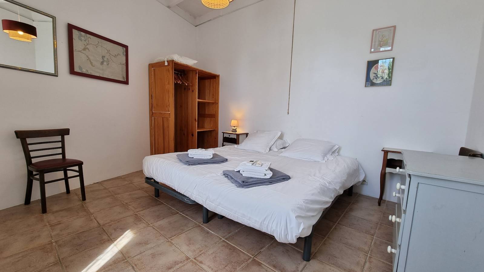 Gîte pour 4 personnes avec piscine in Saint-Just-Luzac, Côte de Beauté
