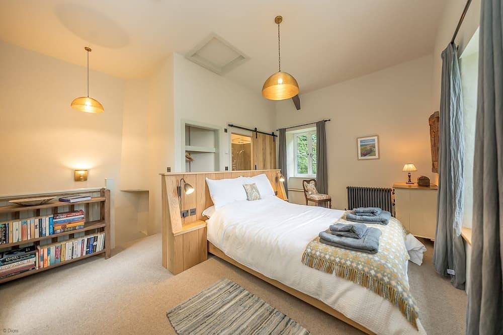 Romantic One Bedroom Cottage In The Hills Above Dolgellau | Deer-Park-Lodge in Snowdonia
