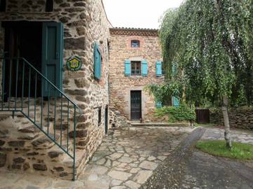 Gîte pour 10 personnes, avec jardin à Villeneuve-d'Allier