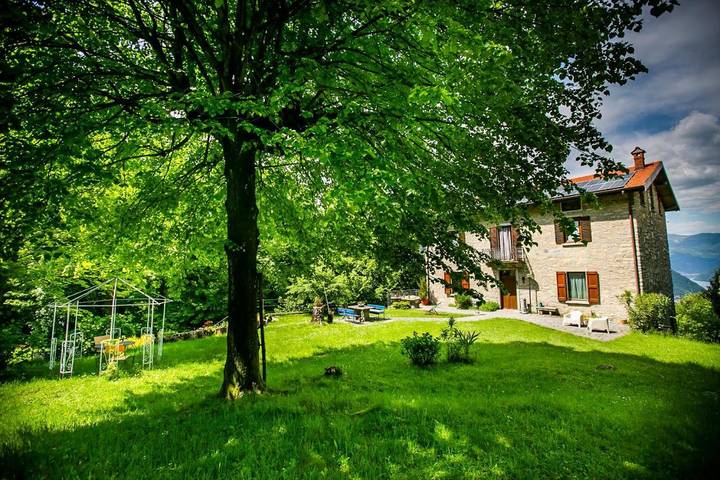Gîte pour 4 personnes, avec Terrasse et Jardin