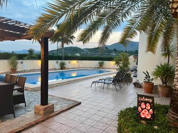 Cottage pour 2 personnes, avec jardin ainsi que vue et piscine, animaux acceptés à Llíber