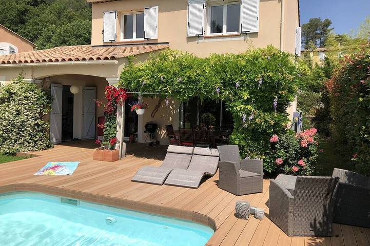 Location de vacances pour 6 personnes, avec Terrasse et Jardin à La Colle-sur-Loup