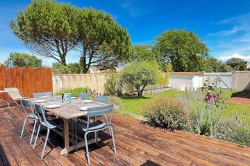Location de vacances pour 8 personnes, avec jardin dans Plage de la Cible