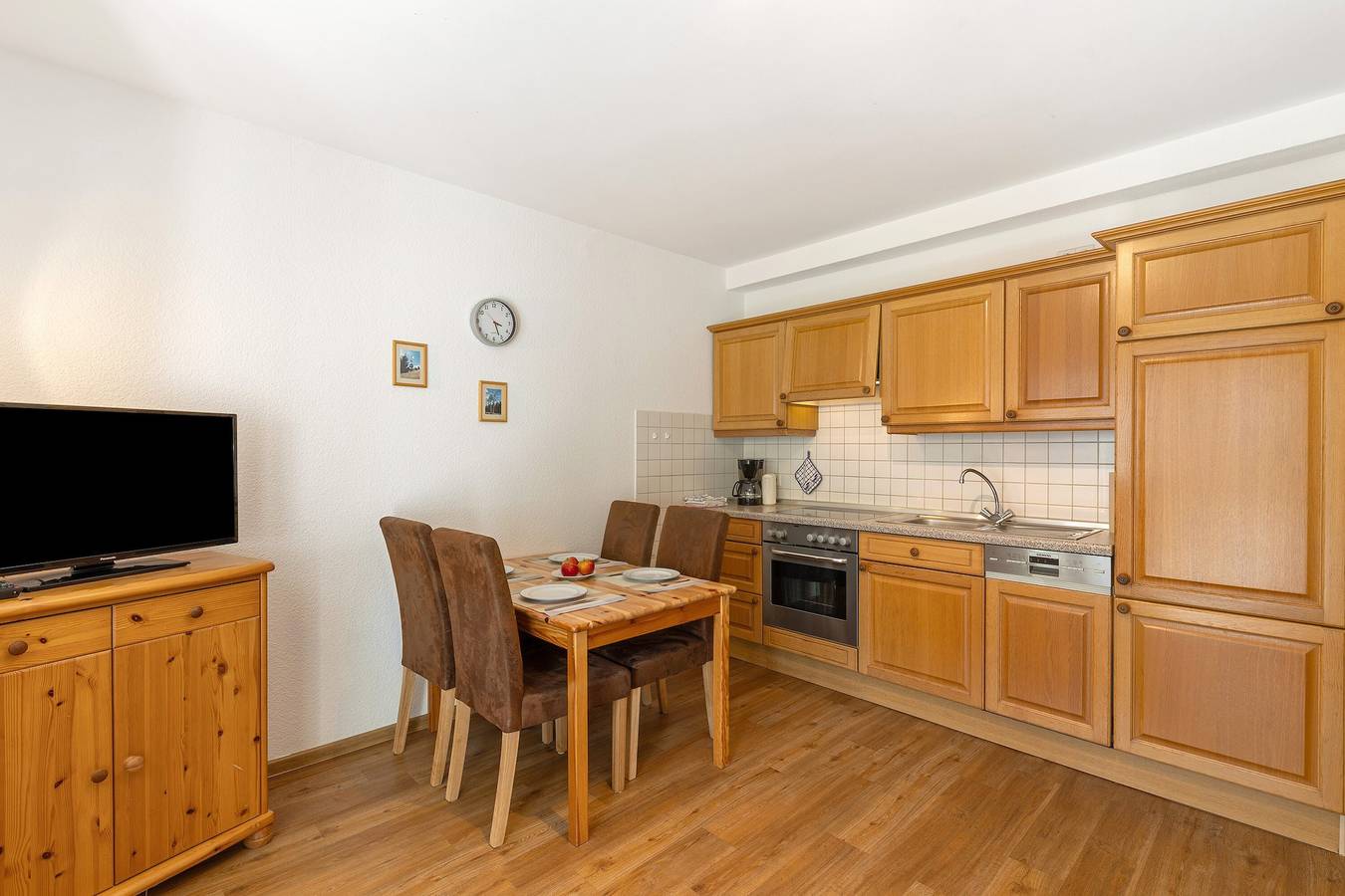 Ganze Wohnung, Ferienwohnung 'Löwenzahn' mit Gemeinschaftsterrasse, Gemeinschaftsgarten und Wi-Fi in Schmallenberg, Hochsauerlandkreis
