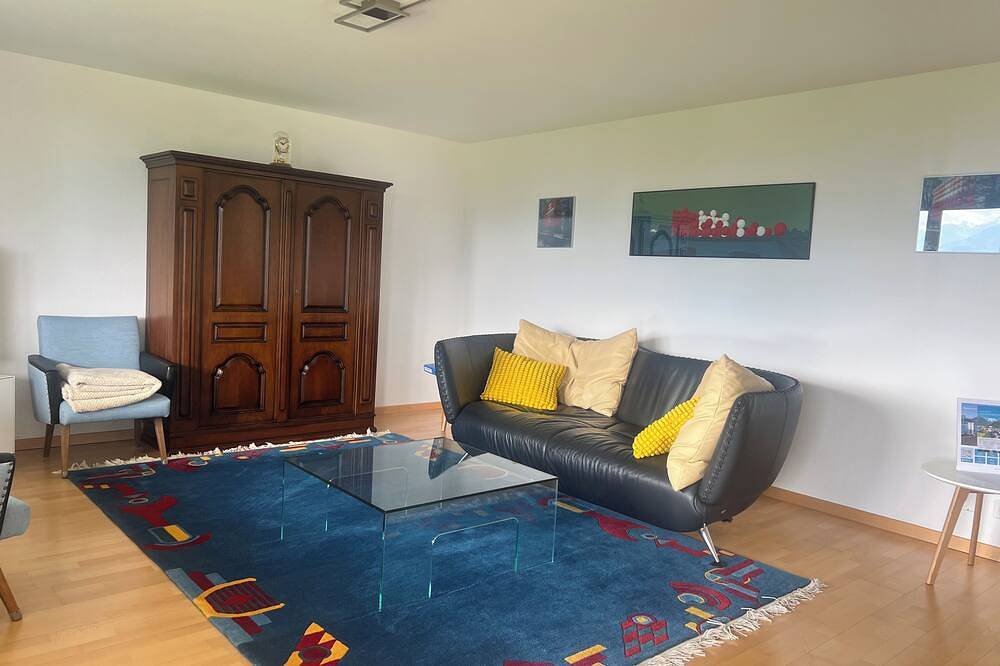Geheel appartement, \"little lizard\" An apartment for two in Sigriswil, Meer van Thun