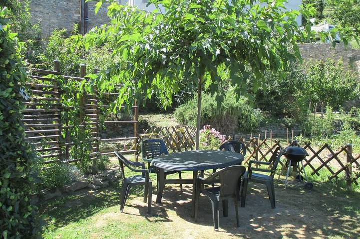 Gîte pour 6 personnes, avec terrasse et jardin à San-Giovanni-di-Moriani - 4