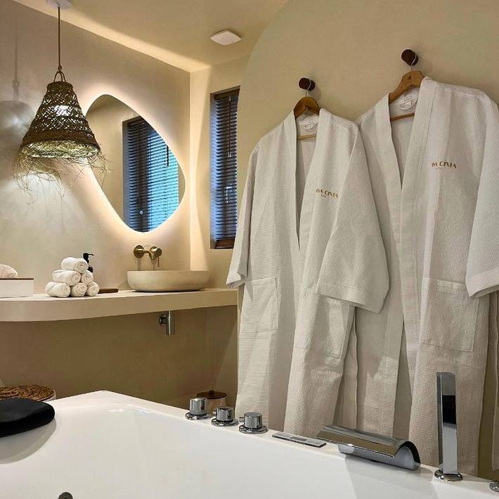 Gîte pour 2 personnes, avec terrasse et jacuzzi à Croix (homonymie)