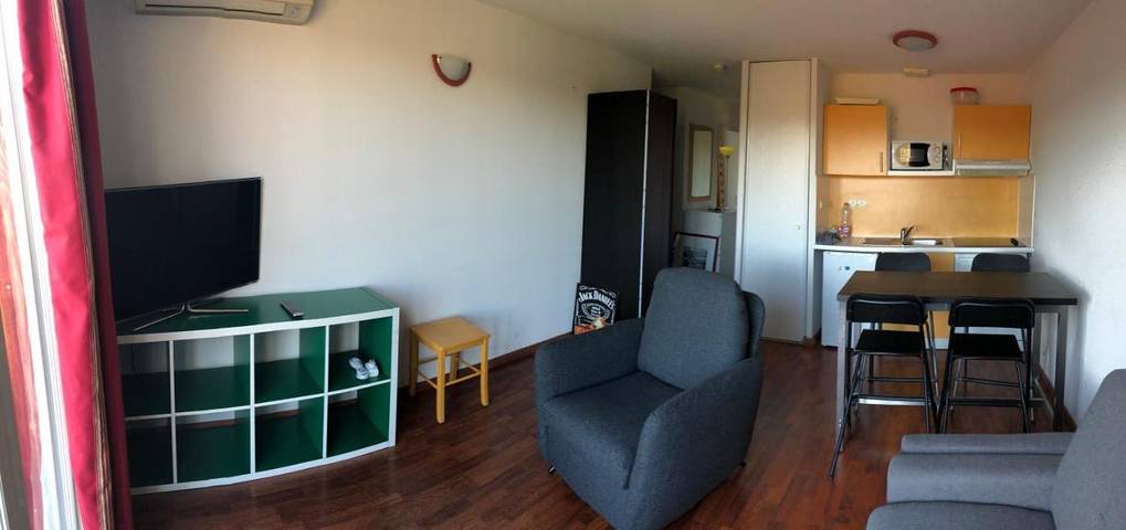 Appartement de vacances pour 6 personnes, avec Jacuzzi et Terrasse ainsi que Piscine et Vue