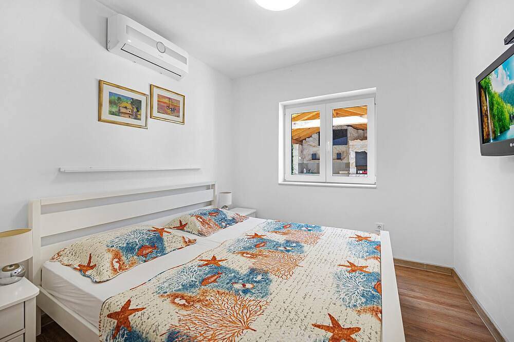 Apartamento entero, Apartamento que admite mascotas en. in Rogoznica, Condado de Šibenik-Knin