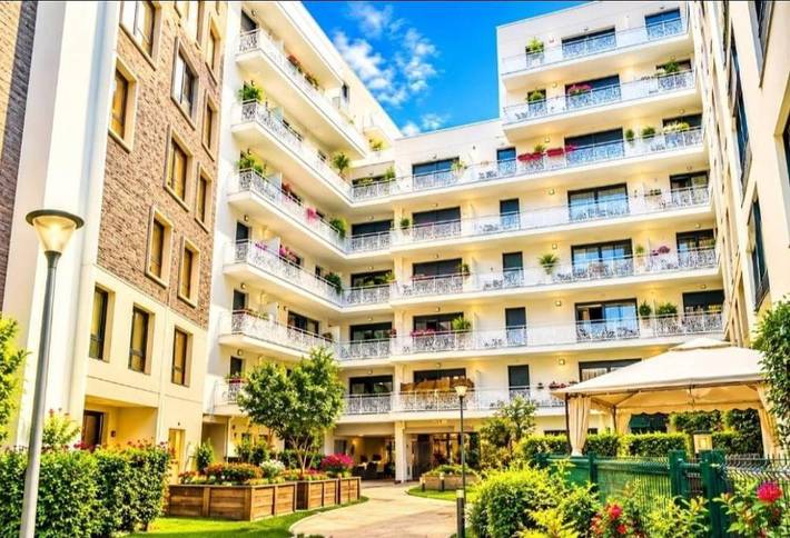 Ganze Ferienwohnung, 1 Bed Studio Sleeps 2 - Pets Ok - Tv & WiFi in Bobigny, Seine-Saint-Denis