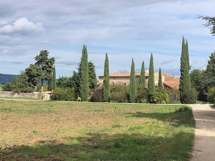 Location de vacances pour 10 personnes, avec Balcon et Terrasse ainsi que Jardin et Vue à Espeluche