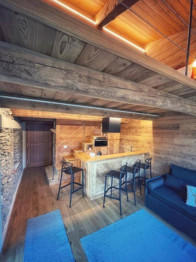 Gîte pour 2 personnes, avec Balcon et Terrasse ainsi que Jardin et Vue à Ostana - 4
