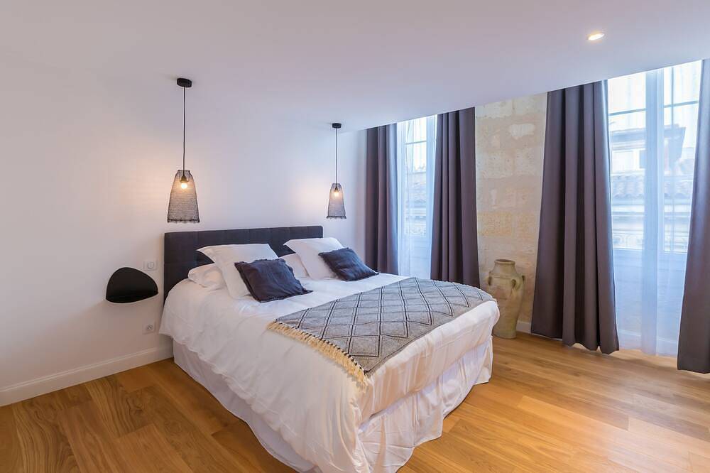 Belle maison d'hôtes avec terrasse et jacuzzi en plein centre in Bordeaux, Région de Bordeaux