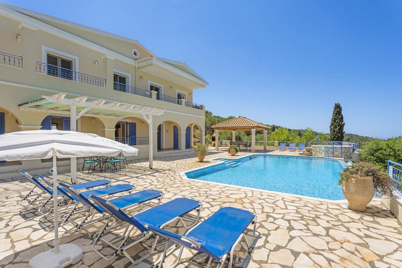 Villa pour 12 personnes avec jacuzzi in Corfou