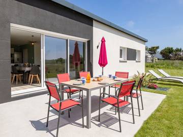 Location de vacances pour 6 personnes, avec terrasse et jardin à Brignogan-Plages