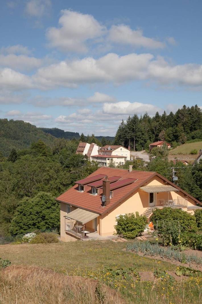 Gîte pour 2 personnes, avec jardin ainsi que terrasse et sauna, animaux acceptés dans Grande cascade de Tendon - 2