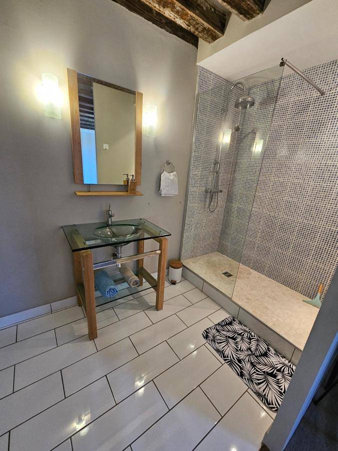 Gîte pour 2 personnes, avec vue ainsi que balcon et jardin à Donzy - 4