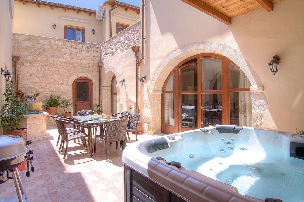 Askoutsi Manor! Einzigartiges Herrenhaus mit Whirlpool-Terrasse in einem ländlichen Dorf in Rethymno und Umgebung