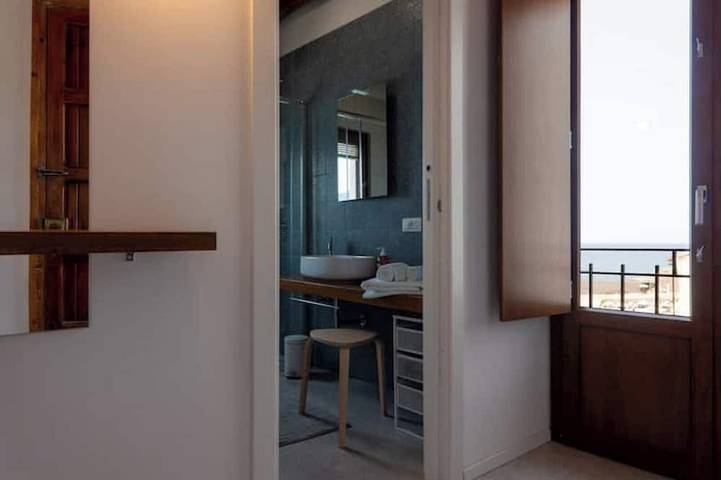 Appartamento intero, Casa sul mare e sul lavatoio medievale a Cefalù in Cefalù, Cefalù (Comune)