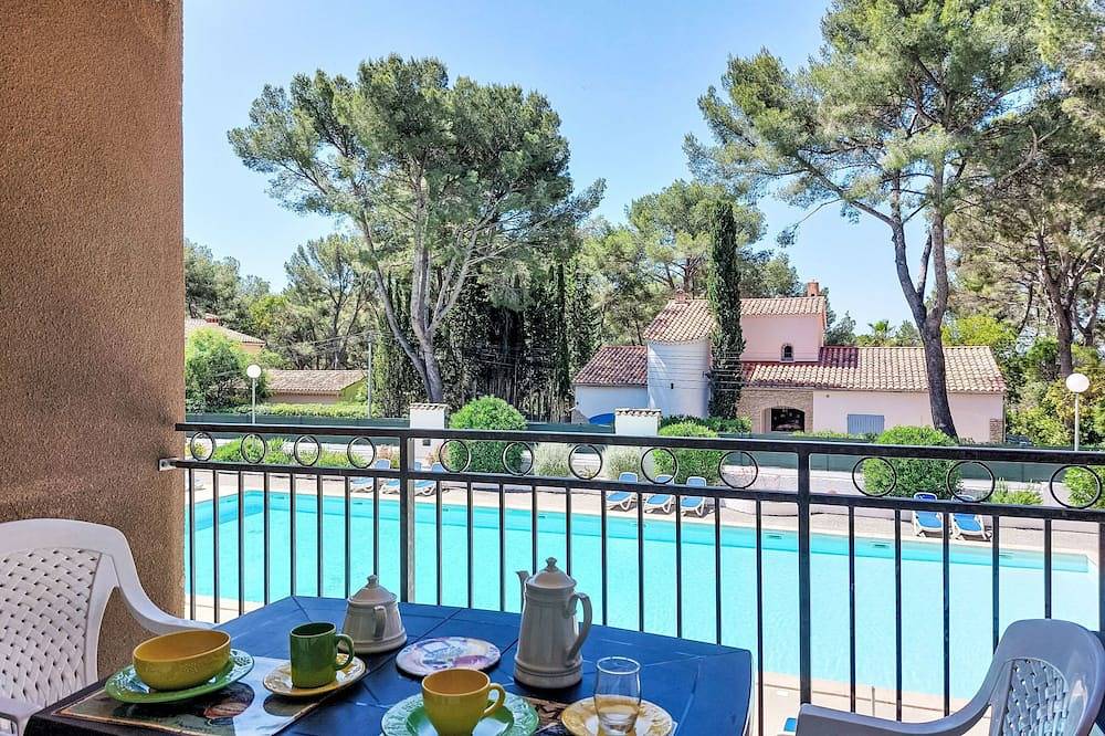 Entire apartment, La Marina in Sanary-sur-Mer, Mediterranean Coast (France)
