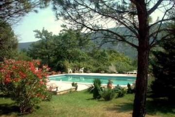 Maison De Vacances pour 10 Personnes dans Lacoste, Parc naturel régional du Luberon, Photo 3