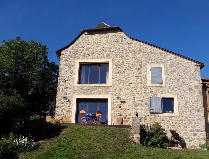 Location de vacances pour 2 personnes, avec Terrasse ainsi que Jardin et Vue dans Le Bas Ségala