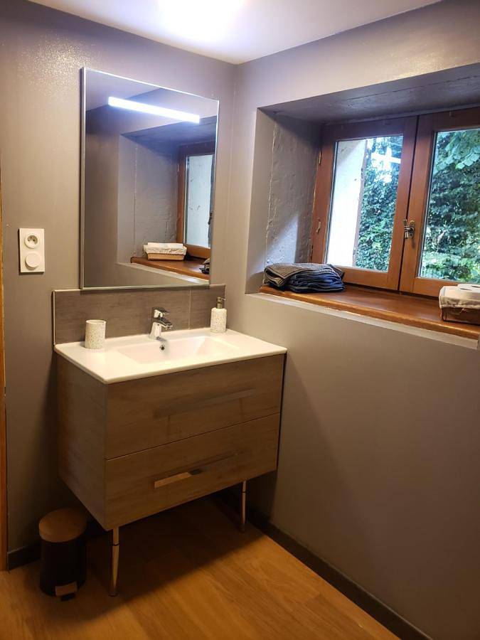 Chambre d’hôte pour 2 personnes, avec vue et jardin ainsi que terrasse et piscine dans l' Isère - 2