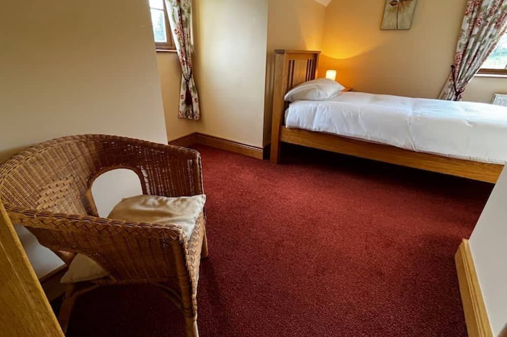 *Walk to Beach | Spacious & Clean | Ocean Views* in Donegal, County Donegal