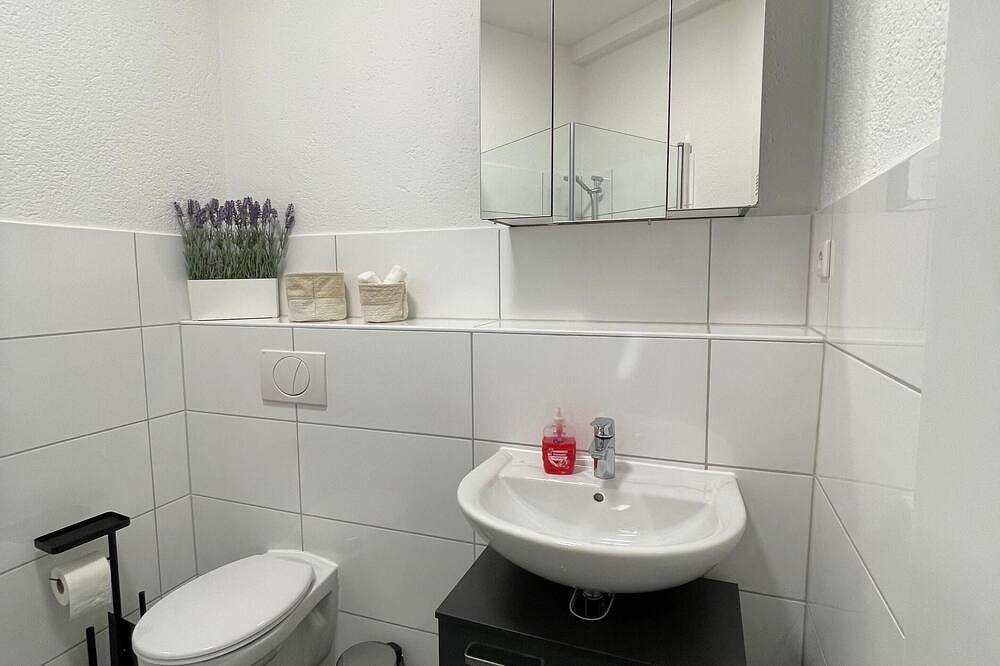 Ganze Wohnung, Whitewood-Apartment inkl. Wifi in Bochum, Ruhrgebiet