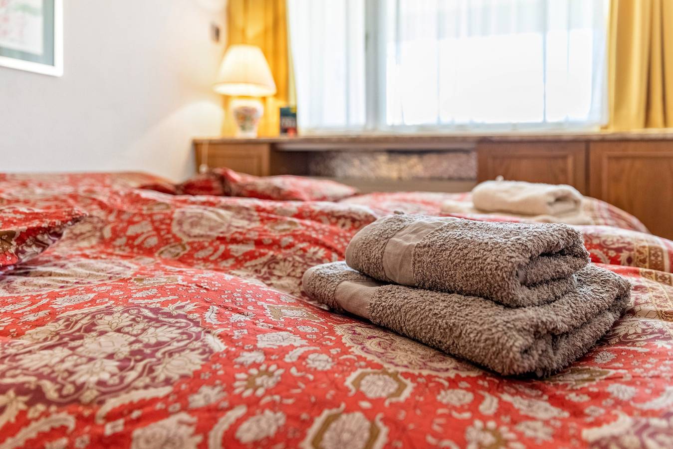 Apartamento entero, Apartamento Grimmingblick con piscina y gran terraza in Sonnenalm, Bad Mitterndorf
