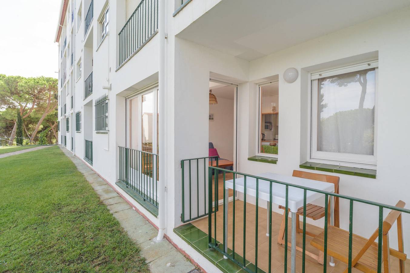 Apartamento entero, H-13 Apartamento en comunidad con piscina in Calella de Palafrugell, Palafrugell