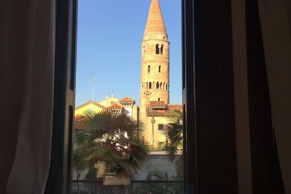 Elegant appart historical center in Caorle near the sea in Caorle, Venice Province