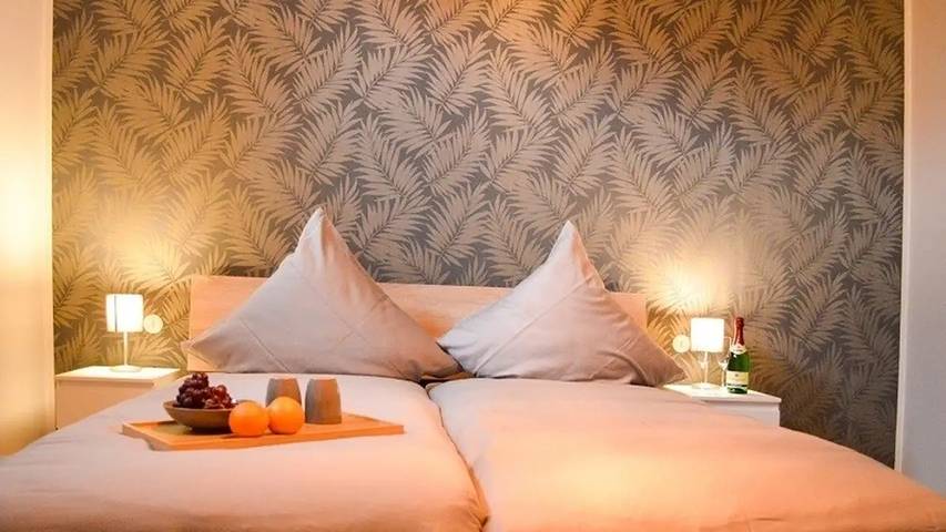 Ferienwohnung für 8 Personen, mit Pool und Garten - 1