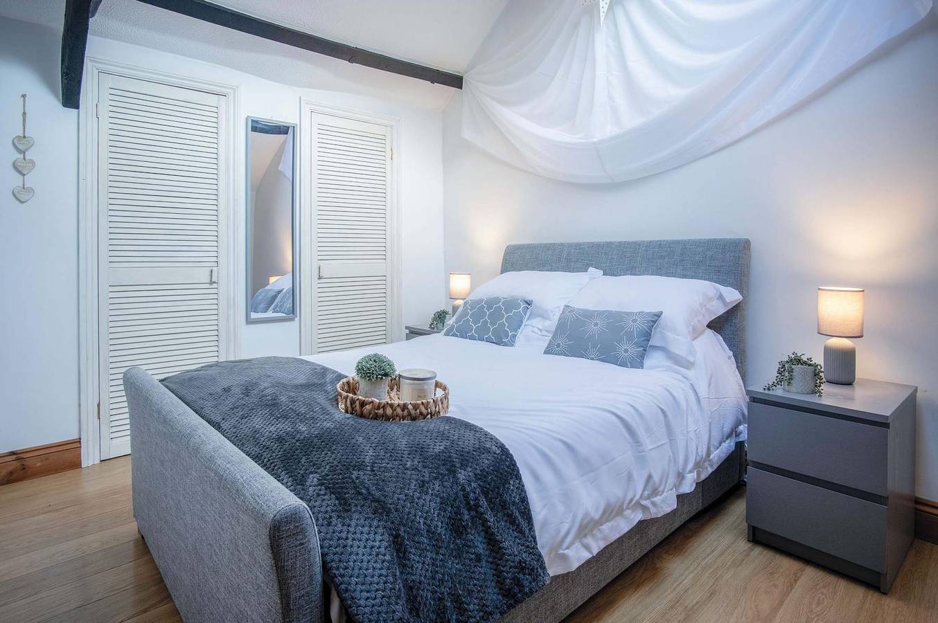 Entire apartment, Cosy At The Mews - 2 Bedroom Apartment - Tenby in Tenby, Pembrokeshire
