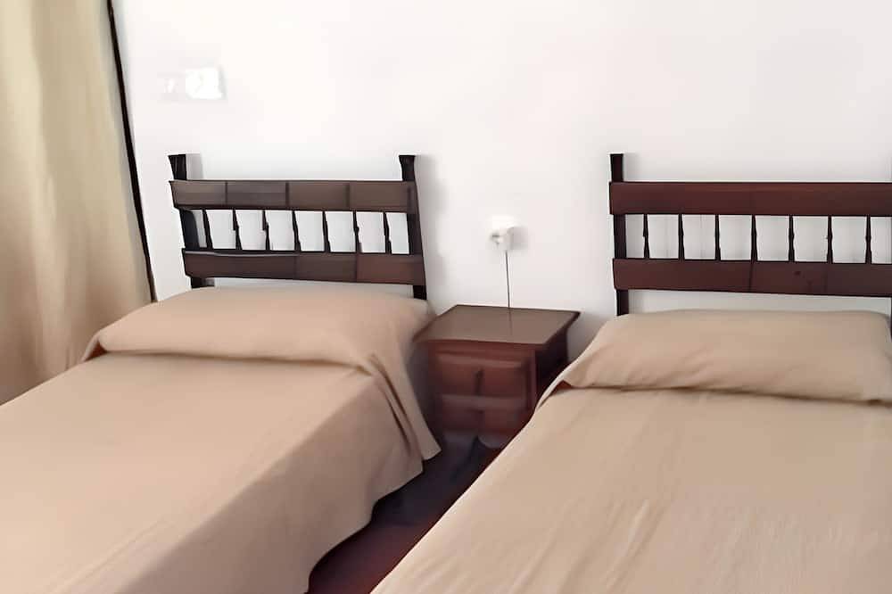 Homerez - Authentic Chalet in Grazalema with Private Pool in Grazalema, White Villages