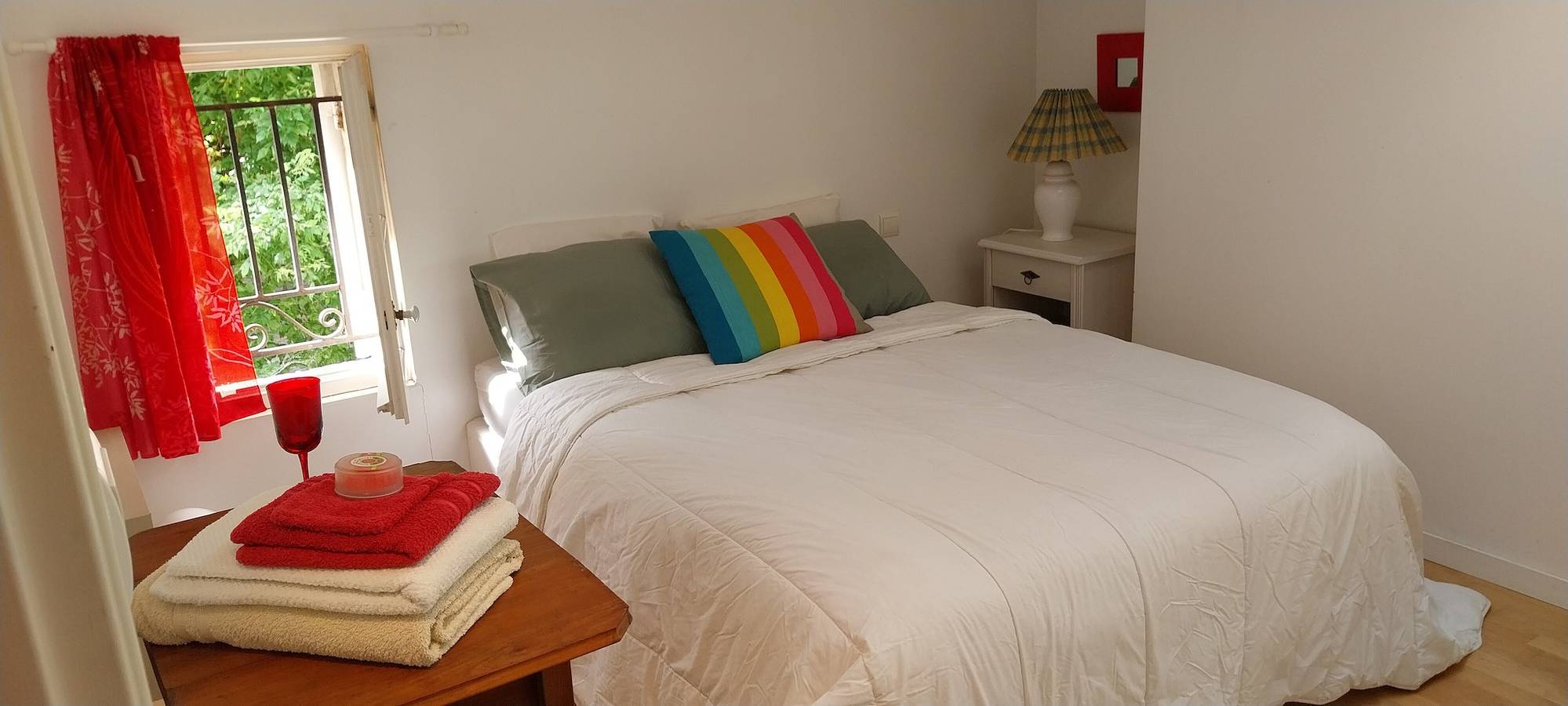 Gästezimmer „La Lagune“ mit gemeinsamer Terrasse, privatem Garten und Wlan in Saint-André-de-Cubzac, Blaye und Umgebung